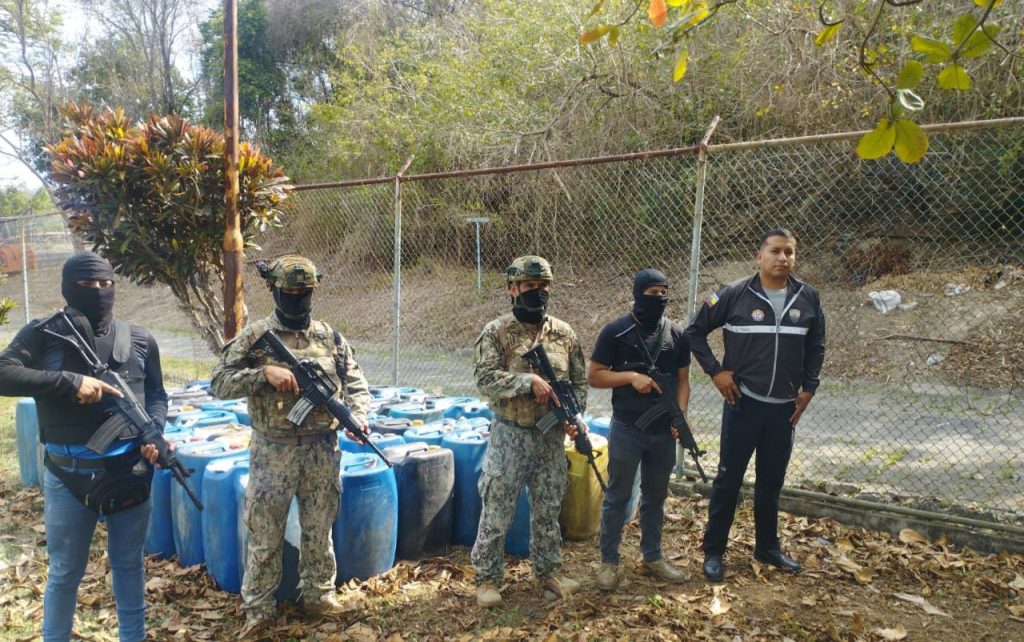 Fuerzas Armadas contrarresta delitos hidrocarburíferos en Esmeraldas