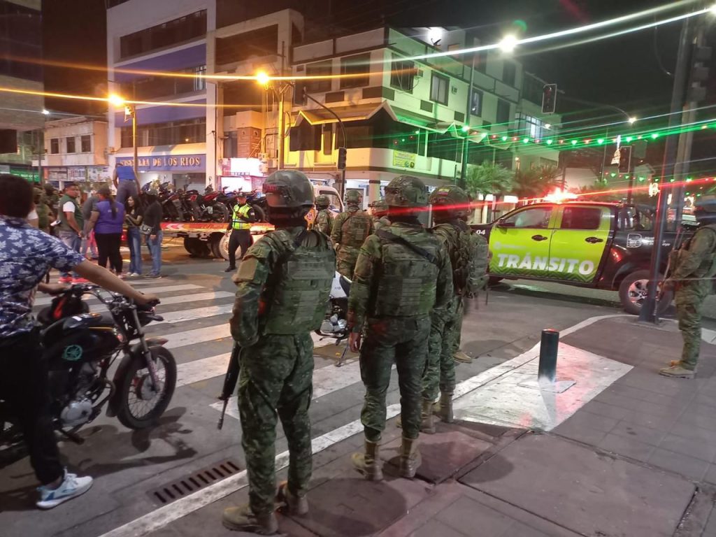 Militares realizan operativos en Babahoyo