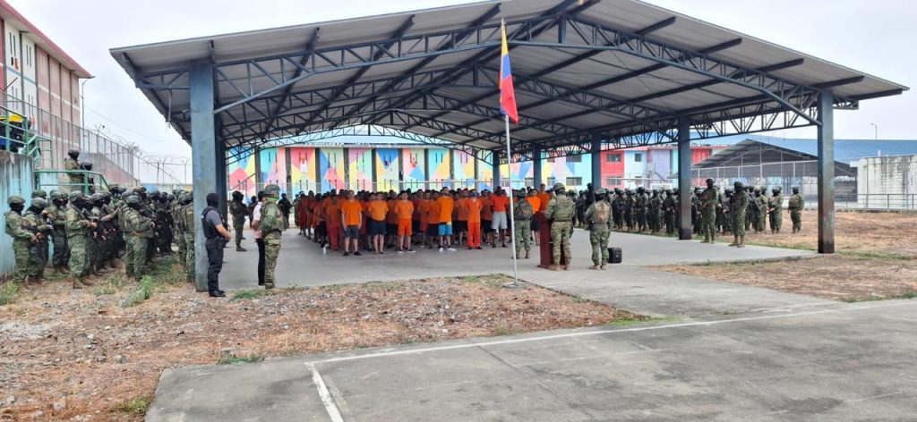 Militares impulsan actividades cívicas en cárceles