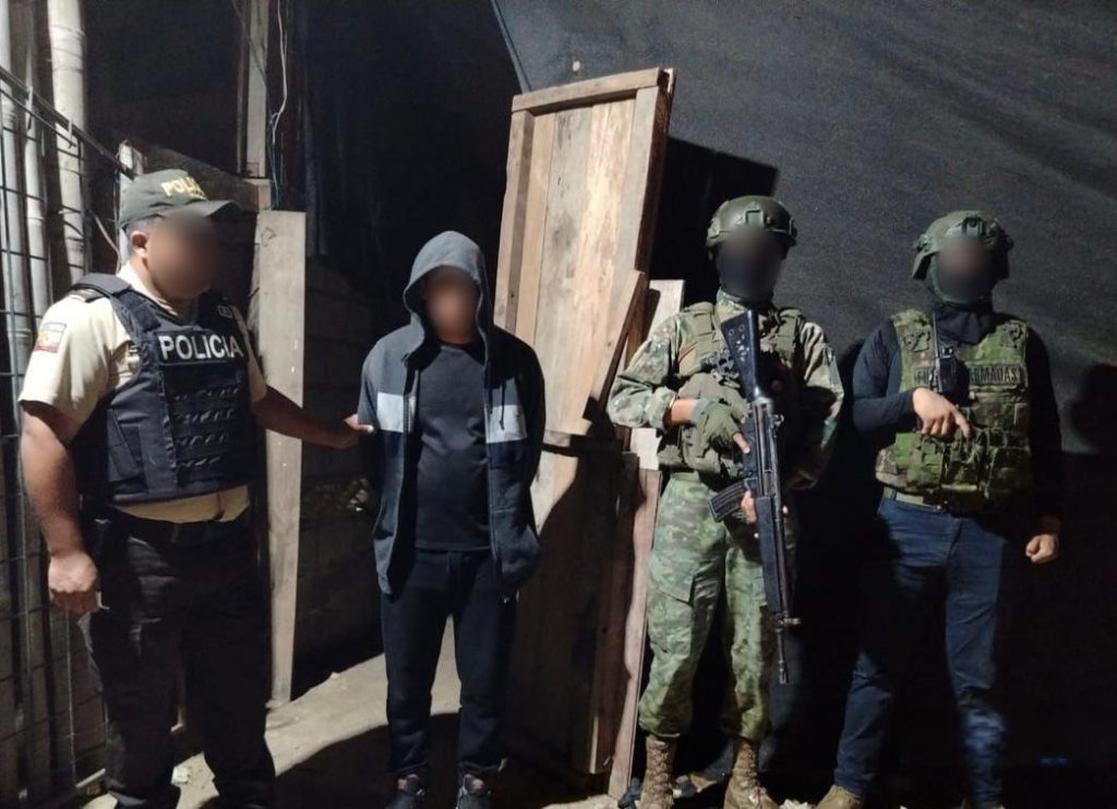 Operativo militar en Santa Elena