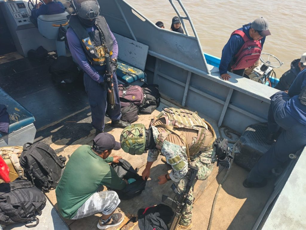 Armada refuerza operaciones en el Golfo de Guayaquil