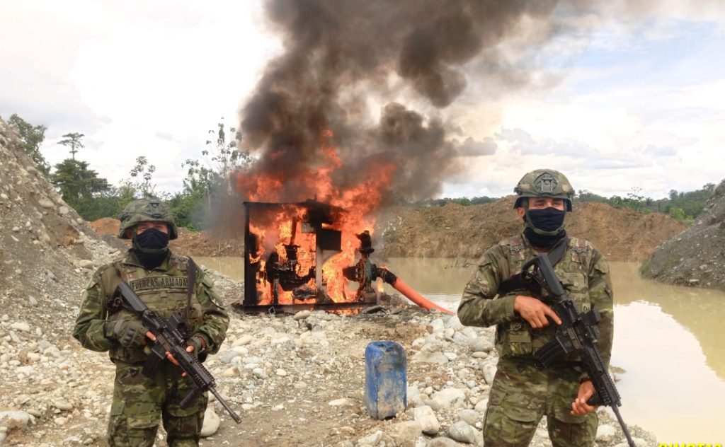 Fuerzas Armadas contrarresta la minería ilegal en Selva Alegre