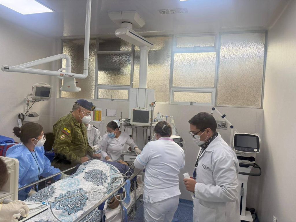 Visita del Comandante General del Ejército a personal herido en enfrentamientos