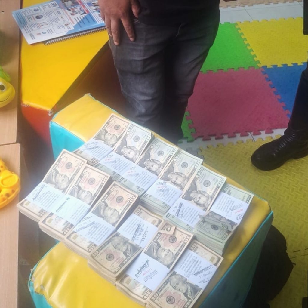 Armada del Ecuador detiene a sujeto con dinero no justificado