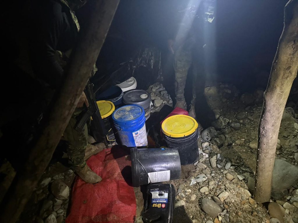 Militares combaten la minería ilegal en Gualaquiza
