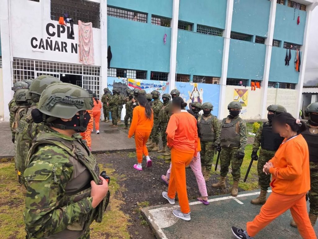 Militares control cárcel en Cañar
