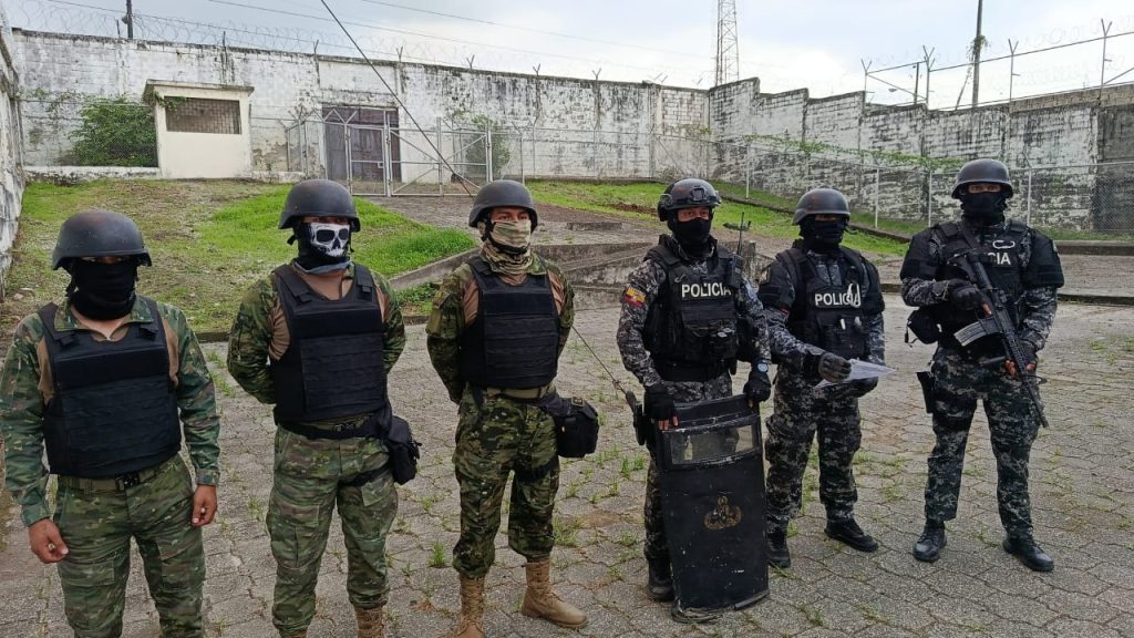 Operativos militares en reclusorio femenino en Guayaquil