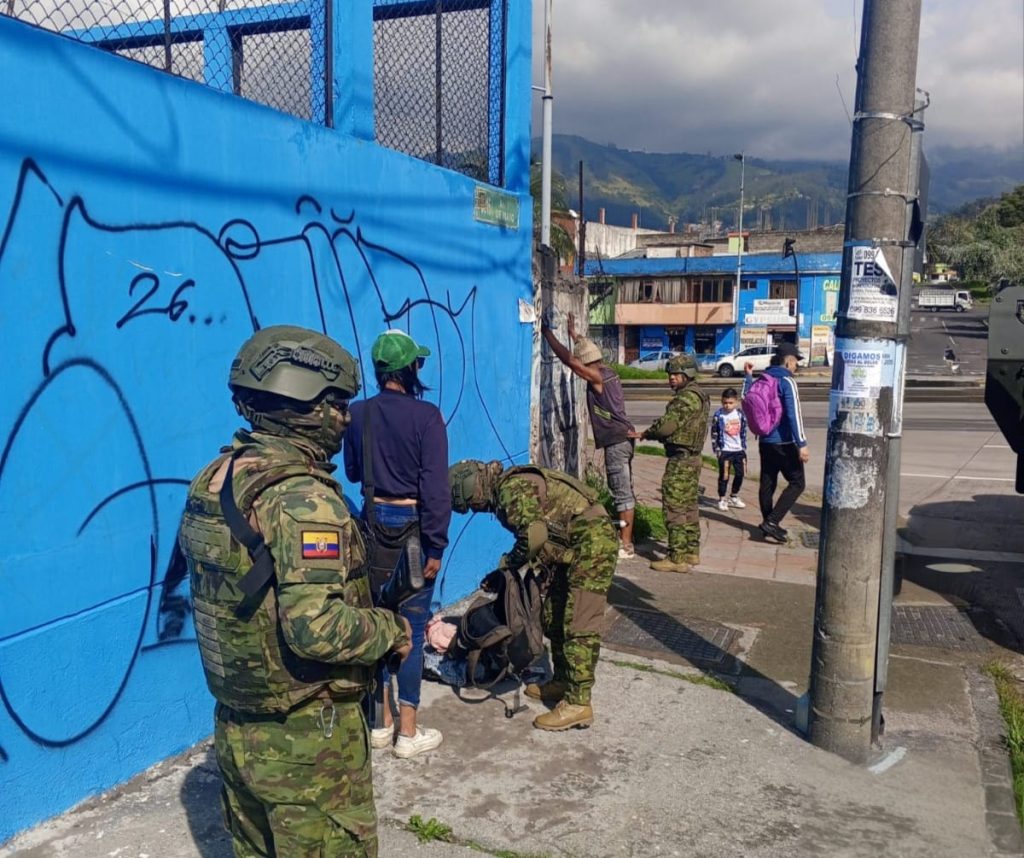 Ejército Ecuatoriano frustra robo de piezas mecánicas en Quito