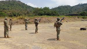 Militares reciben entrenamiento táctico en la Base San Eduardo