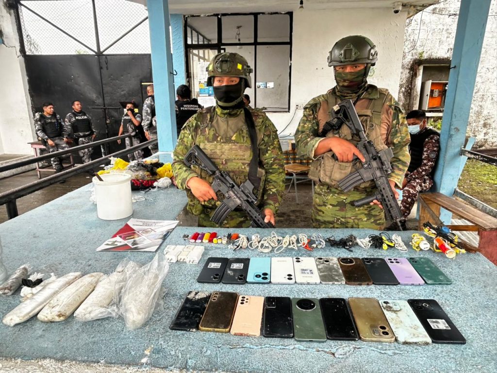 Fuerzas Armadas decomisa dispositivos en cárcel de Los Ríos