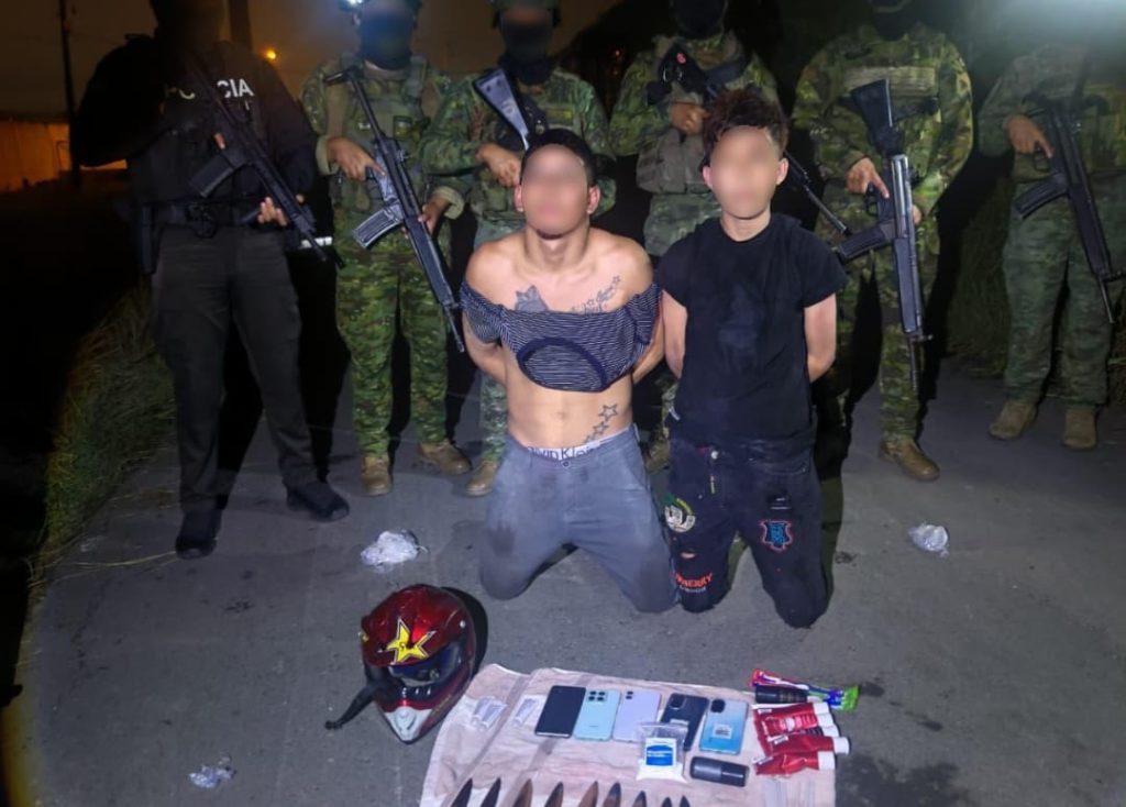 FF.AA. controla ingreso de objetos prohibidos en cárcel de Guayaquil