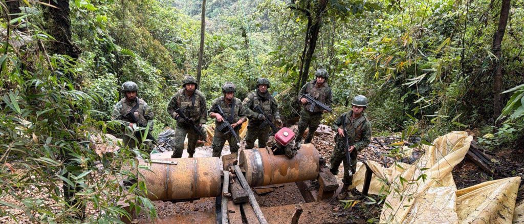 Fuerzas Armadas combaten la minería ilegal en Imbabura