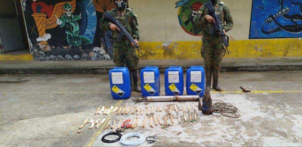 Militares frenan la minería ilegal en Imbabura