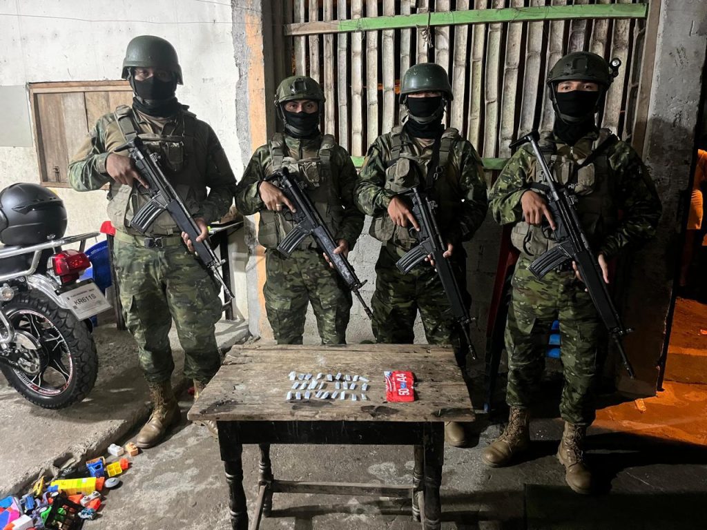 Militares detienen a sujeto con cocaína en Manabí