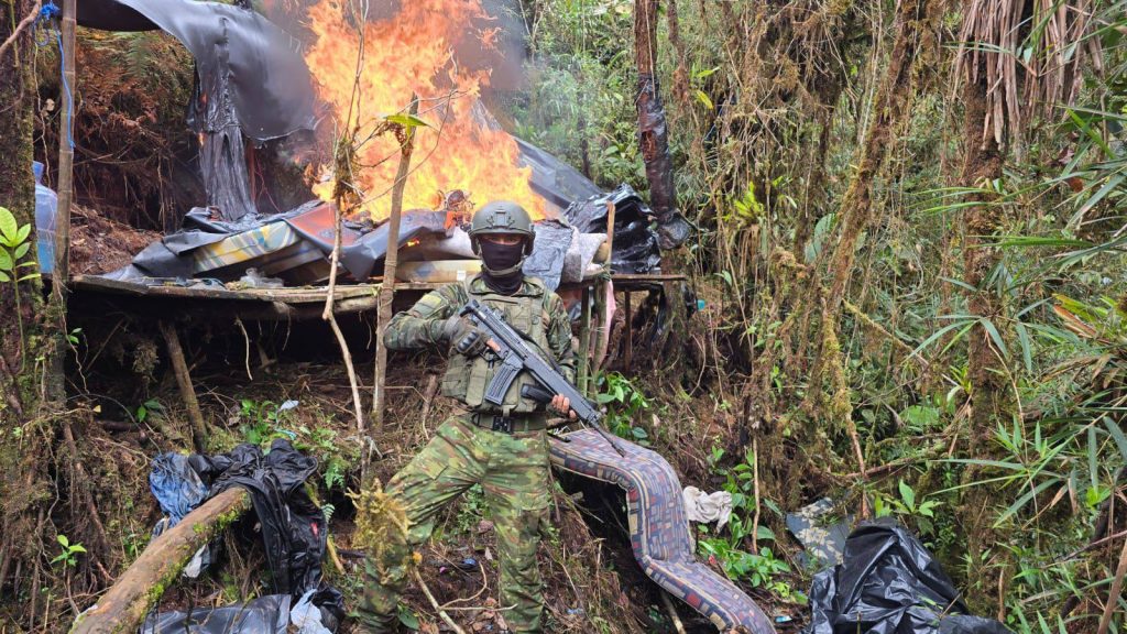 Militares frenan la minería ilegal en Zamora Chinchipe