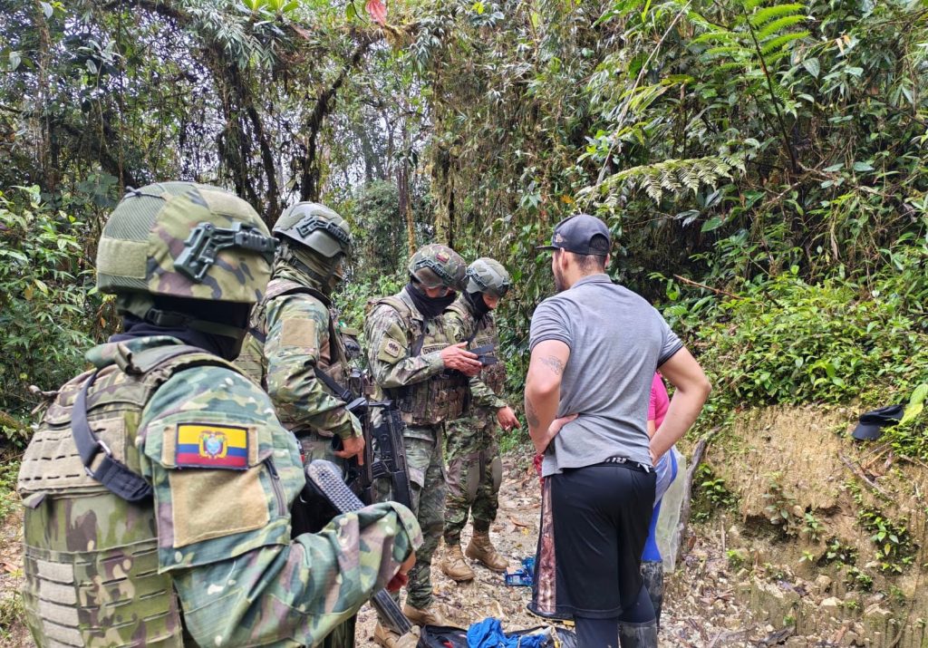 Fuerzas Armadas resguardan el Parque Nacional Podocarpus