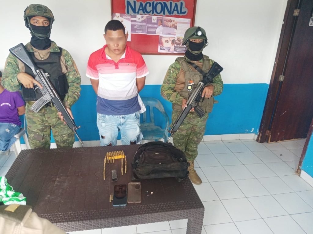 Militares detienen a integrante de Los Lobos en Quevedo