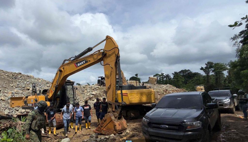 Militares frenan la minería ilegal en Azuay