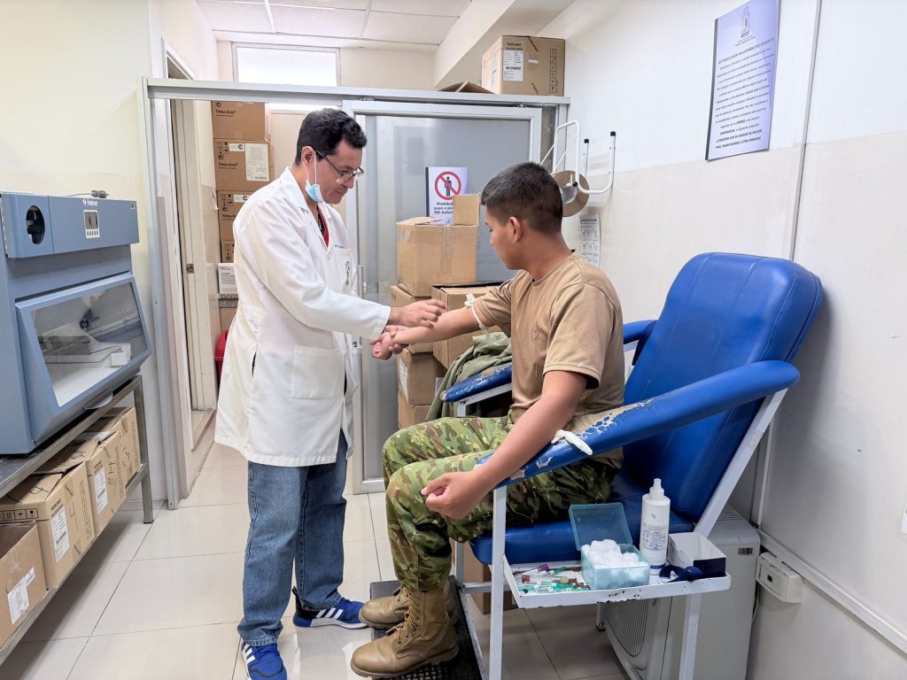 Militares lideran jornada de donación de sangre