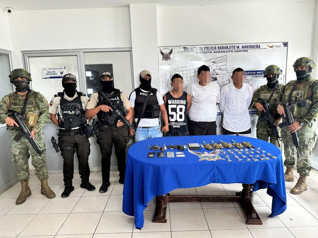 Militares capturan a sujetos con armas en Guayas