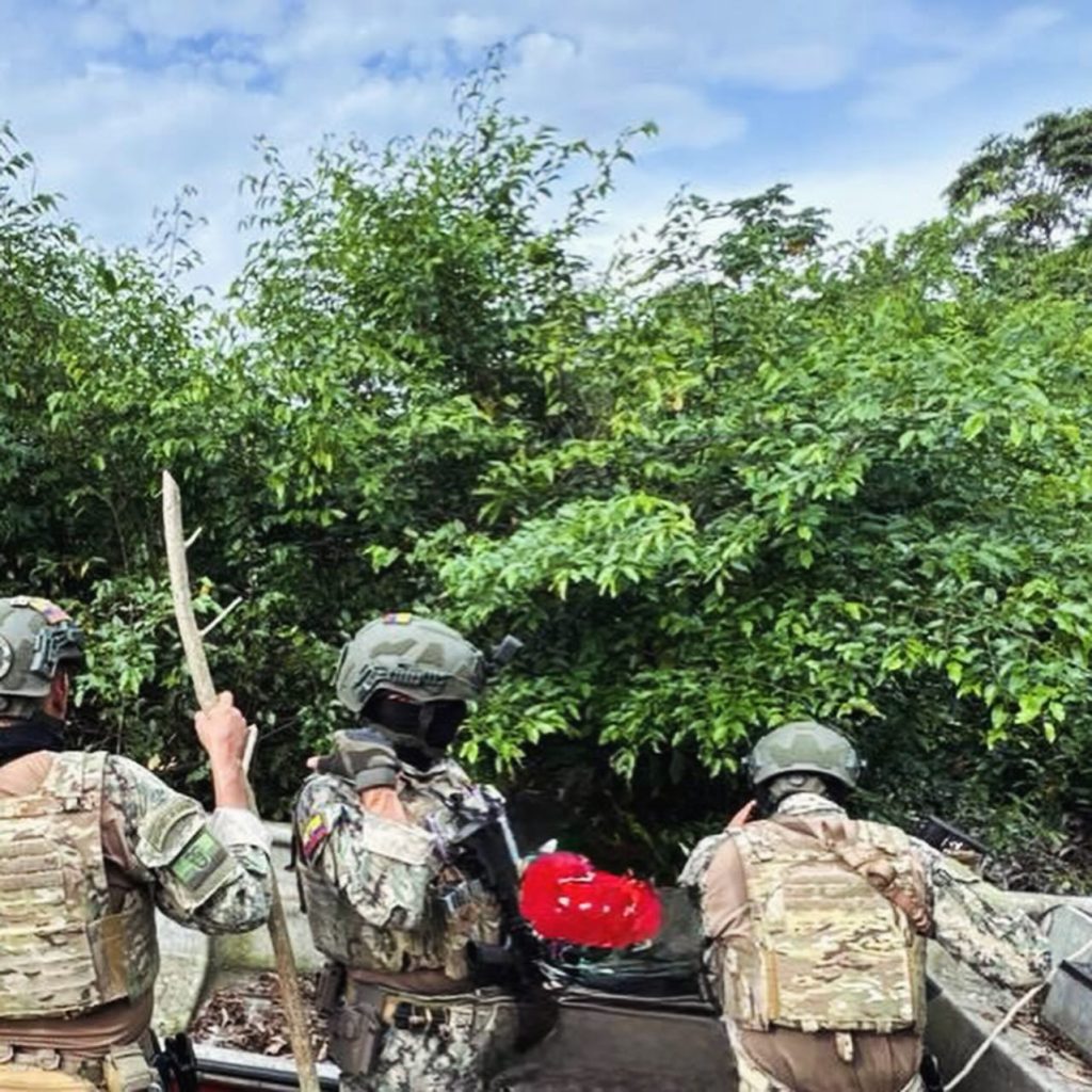 Armada del Ecuador incauta embarcaciones ilegales