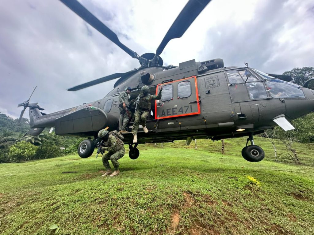 Aviación del Ejército refuerza operaciones en Esmeraldas