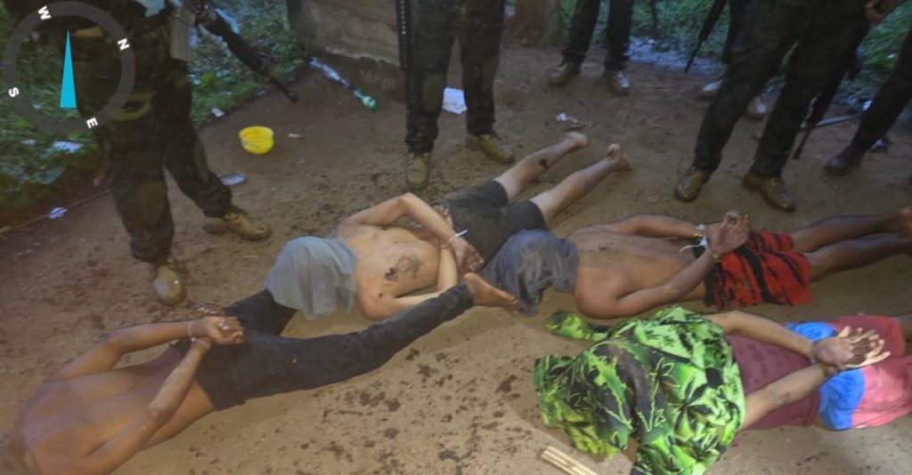 FF.AA. capturan a banda dedicada a la extorsión y micro tráfico