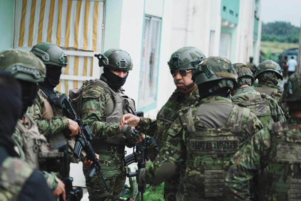 FF.AA. recupera plan habitacional en Los Ríos