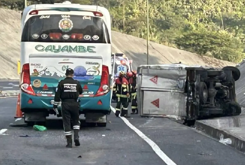 Un fallecido y ocho heridos dejan un accidente en el norte de Quito