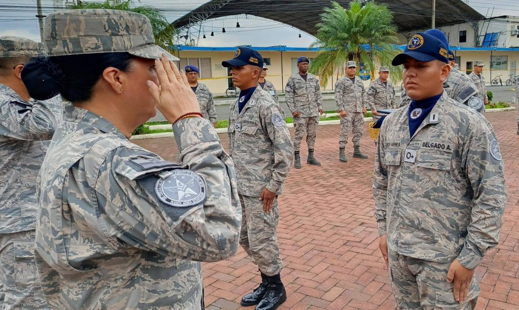 Conscriptos de la Leva 2006 culminaron prácticas preprofesionales en Guayaquil
