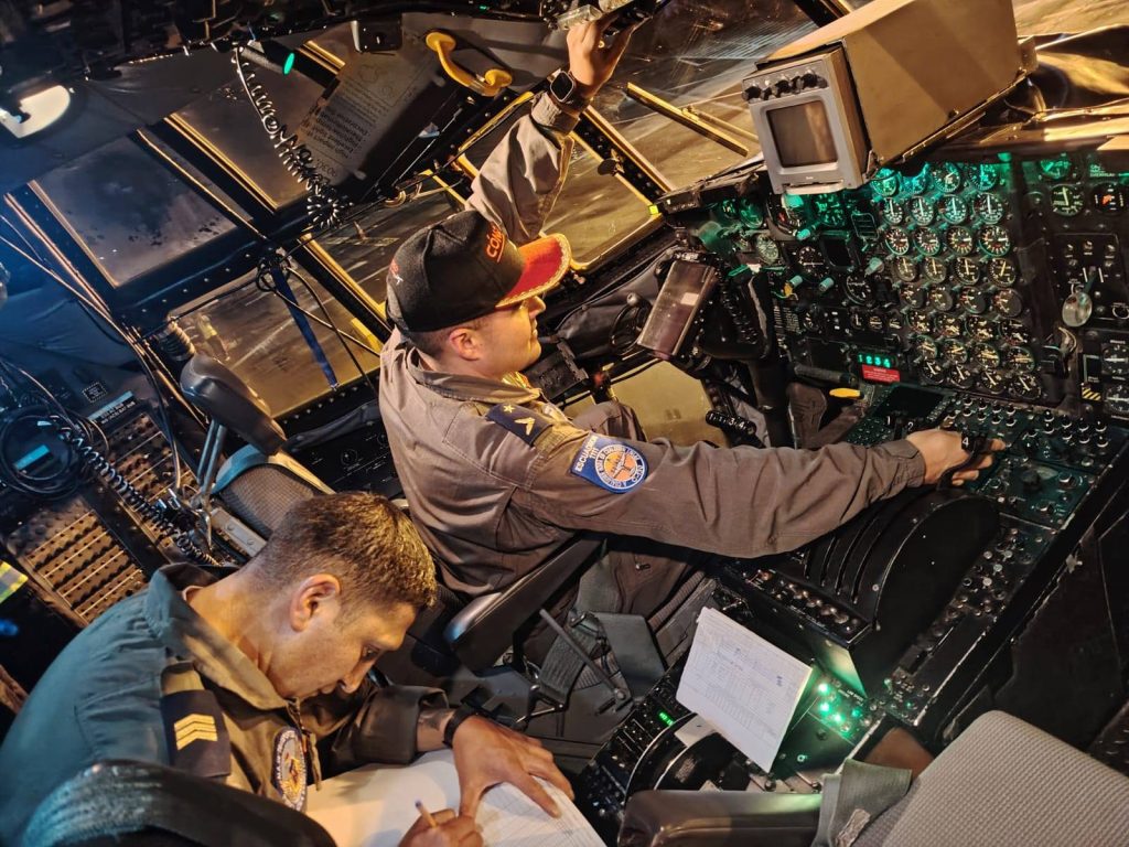 Ala de Transportes Nro. 11 gradúa nuevos ingenieros de vuelo del C-130H Hércules