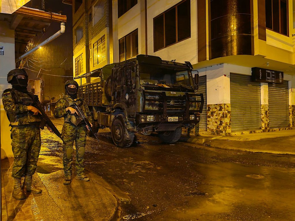 Militares en alerta ante fuerte temporada invernal en Portovelo