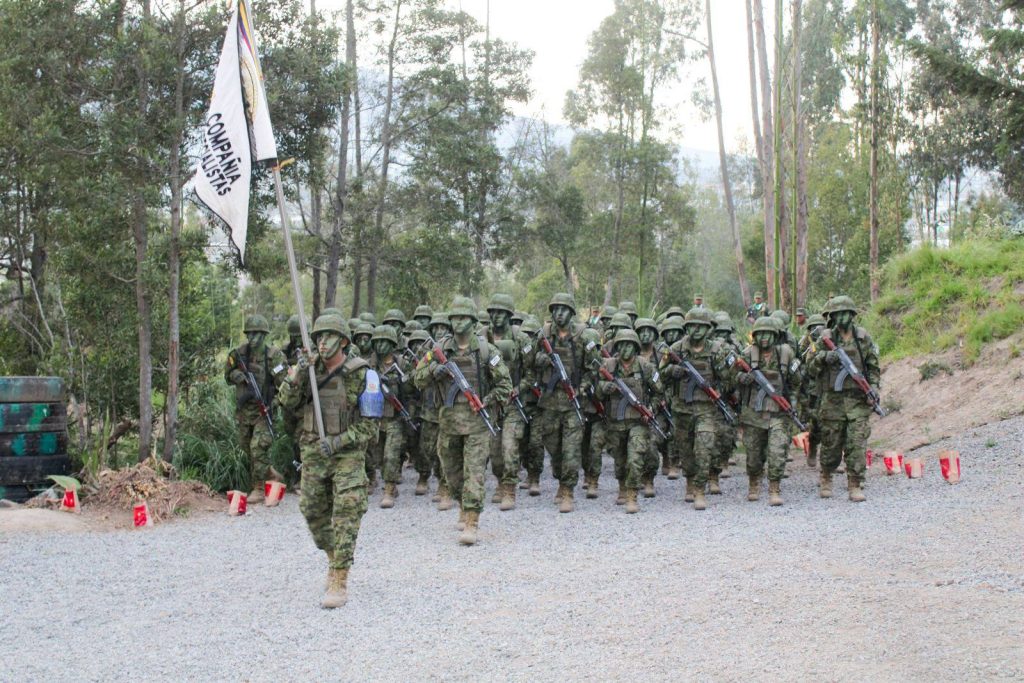 Aspirantes especialistas finalizan instrucción de combate