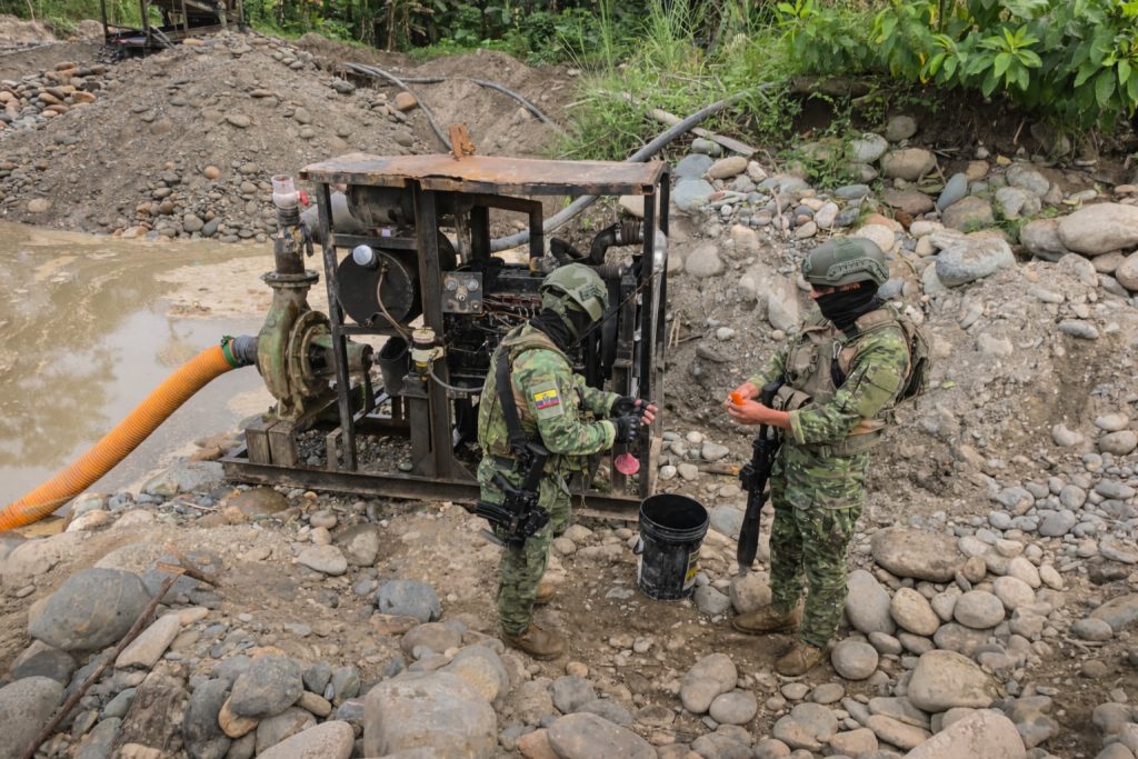 Inhabilitan maquinaria para minería ilegal en Napo