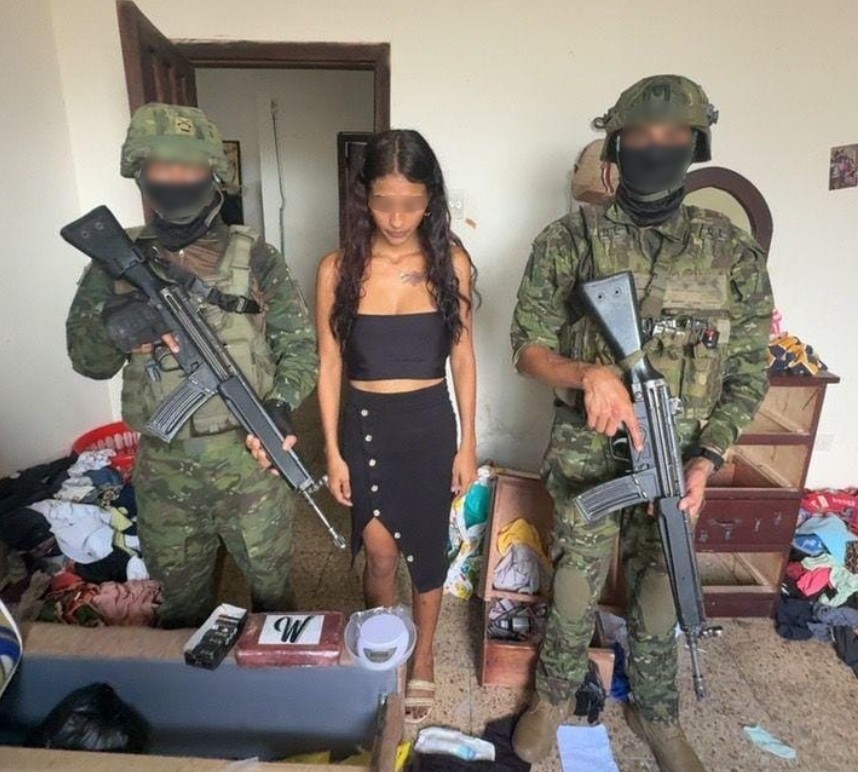 Militares aprehenden a mujer con presunta cocaína
