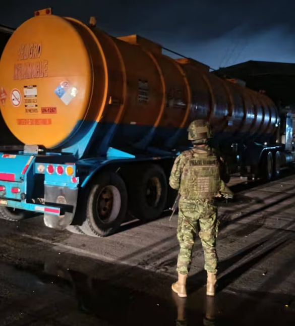FF. AA. decomisan tanquero con 10.000 galones de combustible en Orellana