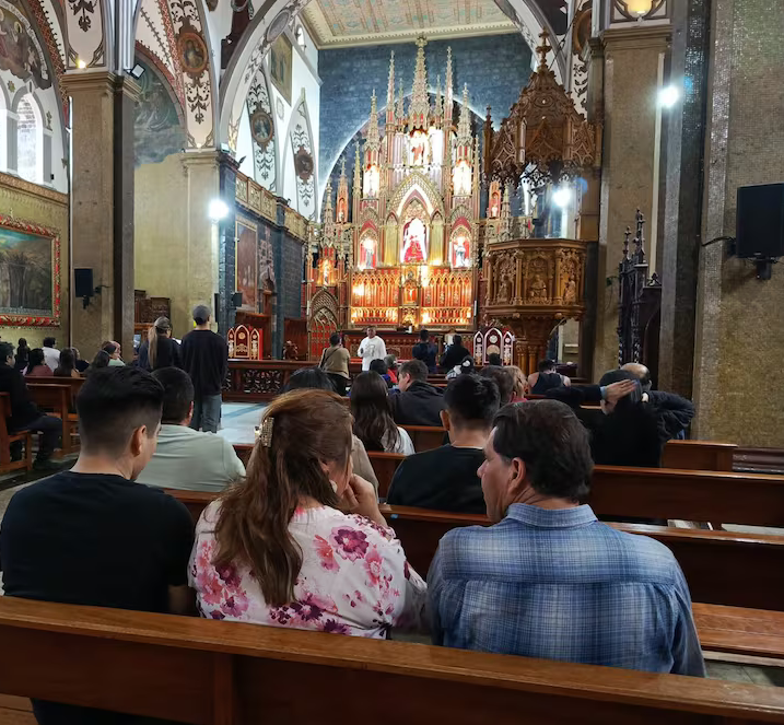 Peregrinación de fe une Ambato y Baños