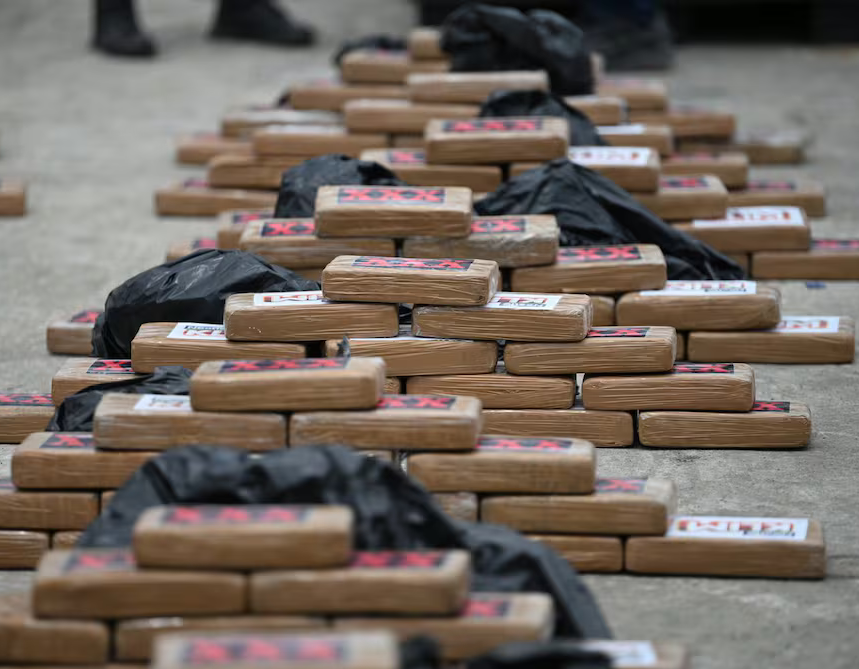 760 kg de droga incautados en operación binacional en alta mar