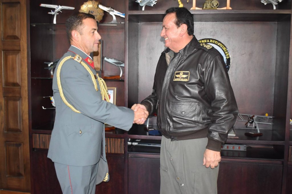 Fortaleciendo la cooperación internacional en defensa aérea