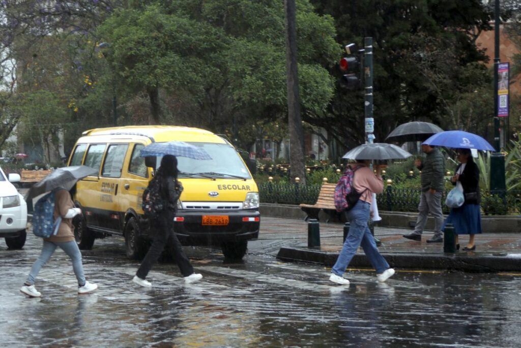 Cielo nublado y precipitaciones marcan el clima de este jueves