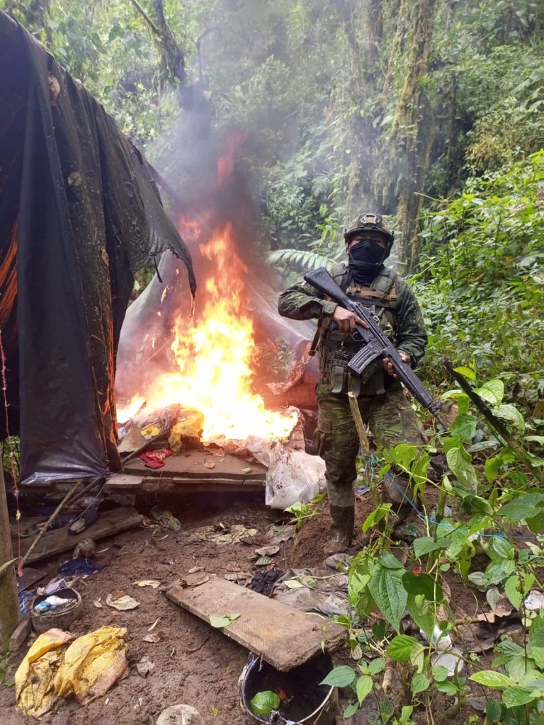 Operativo militar contra minería ilegal deja decomisos en Imbabura