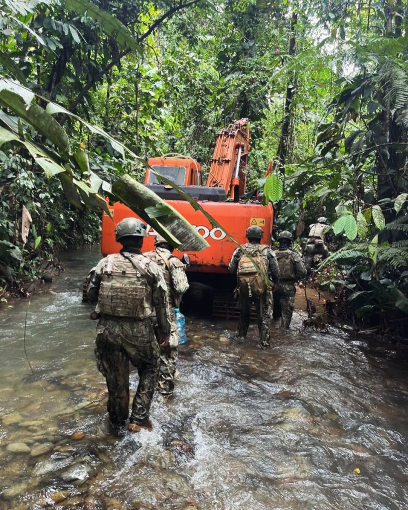 Operativo militar golpea la minería ilegal en el Río Cayapas