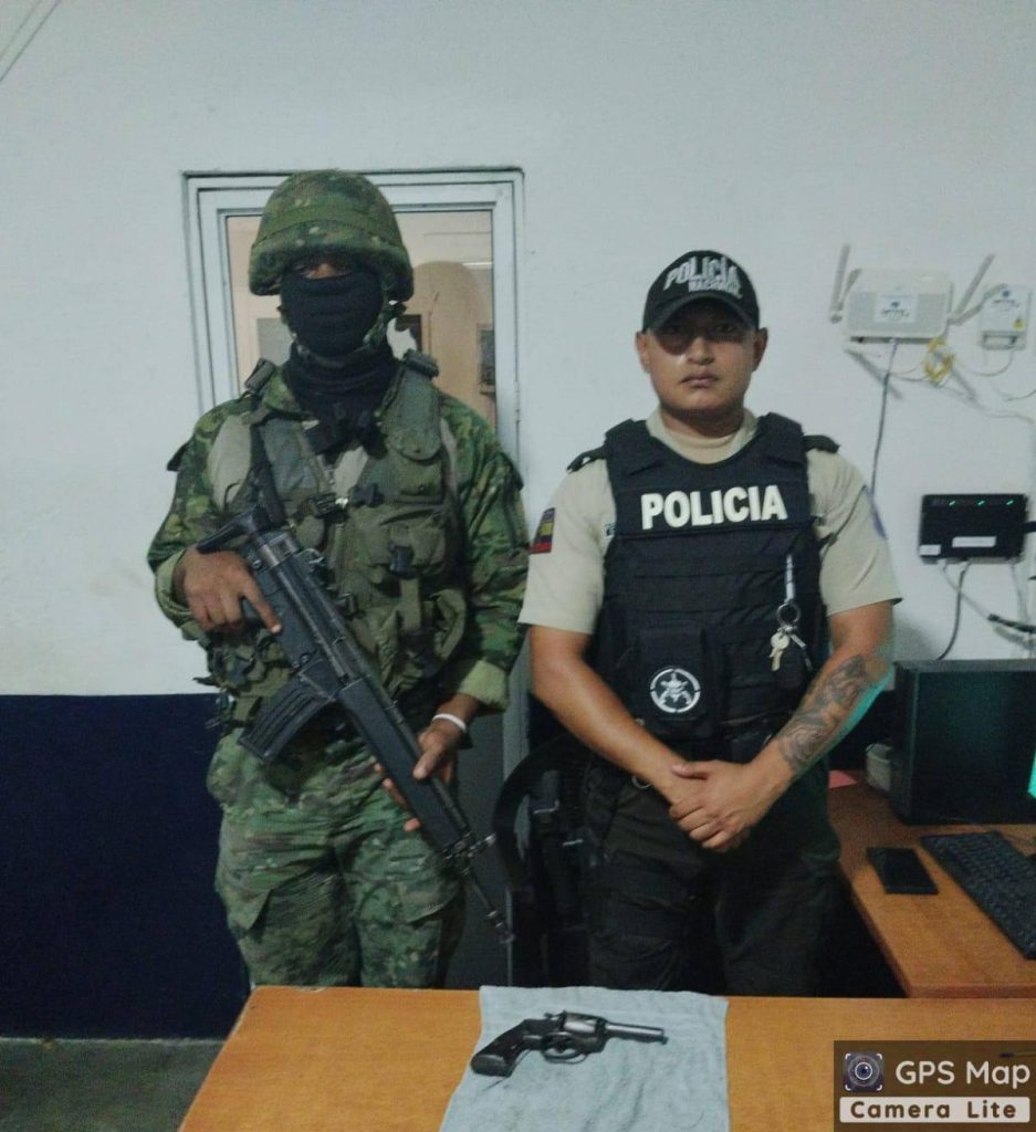 Fuerzas Armadas desmantelan deshuesadero en Los Ríos