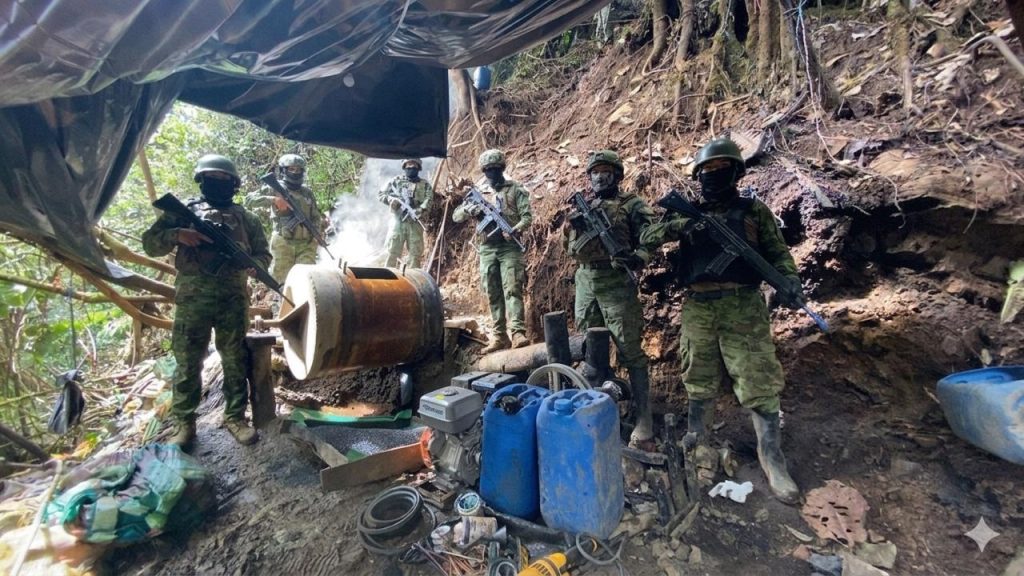 Fuerzas Armadas combaten la minería ilegal en la Zona Minera Norte