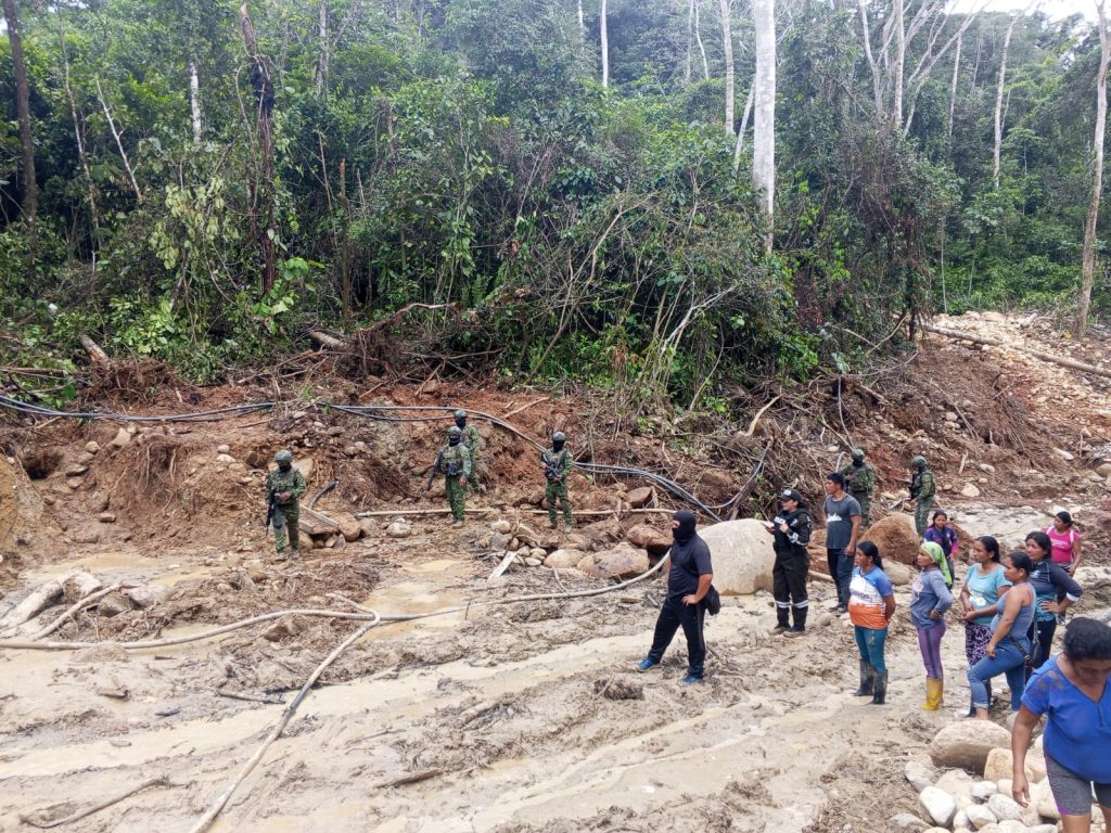 Operativos militares en Napo debilitan la minería ilegal en la Amazonía