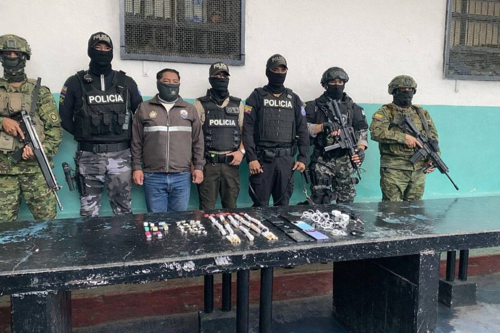 Objetos prohibidos decomisados en cárcel de Imbabura