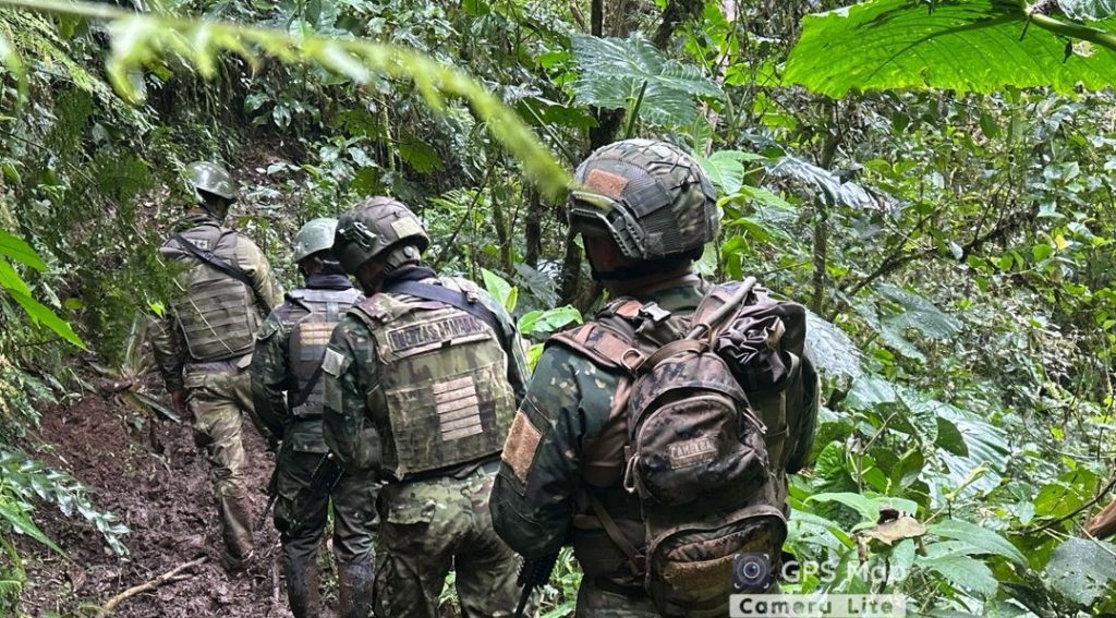 Militares destruyen material utilizado para minería ilegal en Ibarra