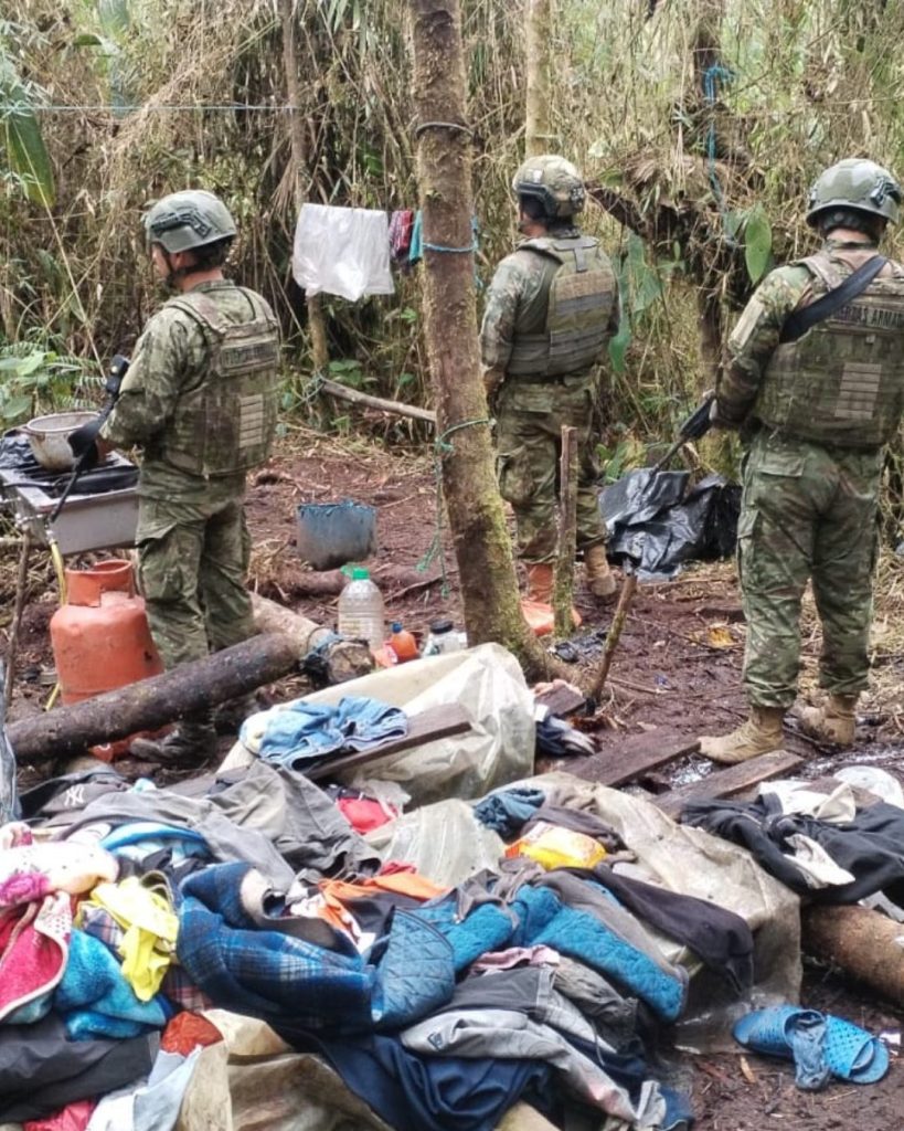 Fuerzas Armadas desmantelan campamento ilegal en Imbabura
