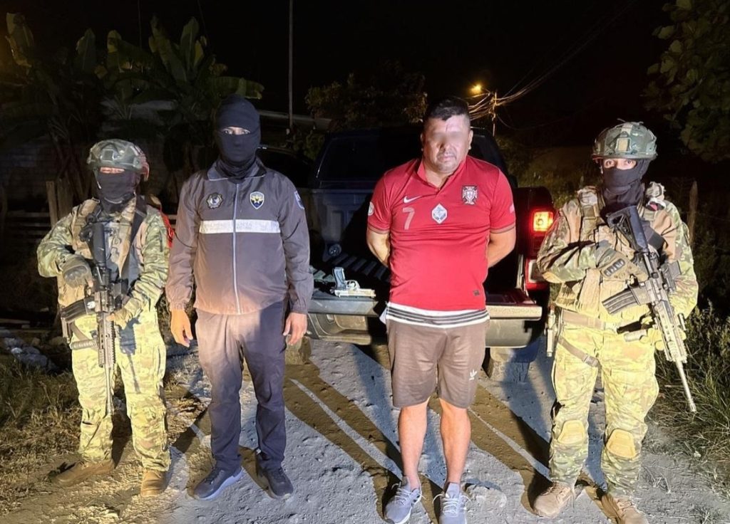 Un aprehendido y arma decomisada en operativo en Santa Lucía