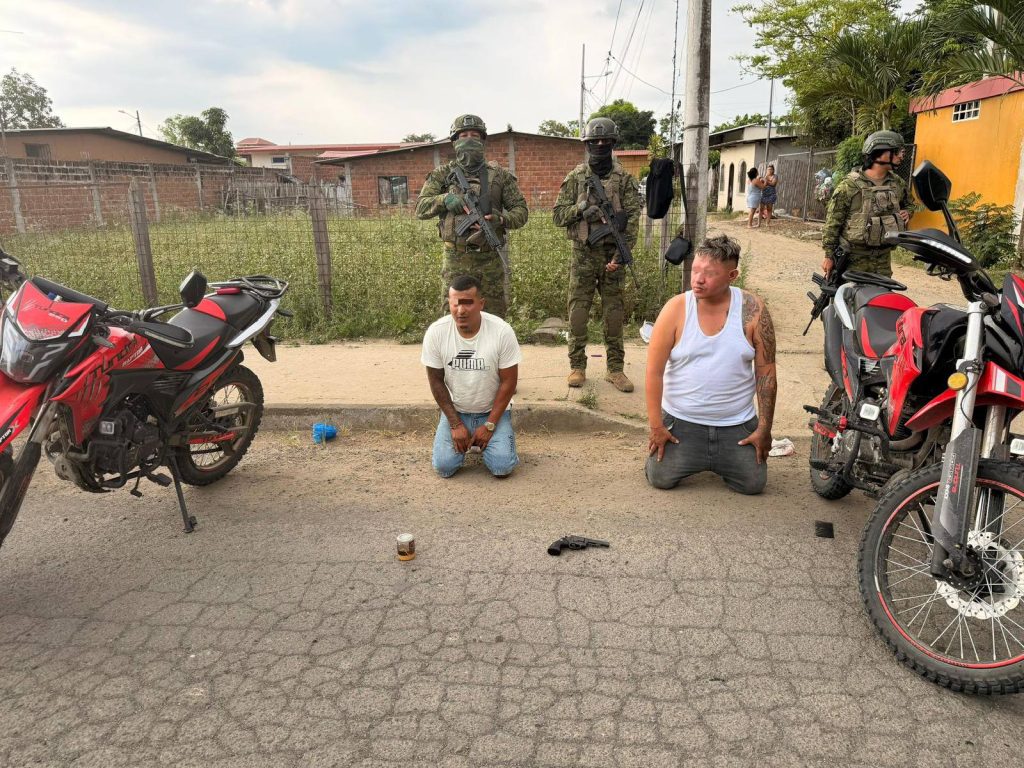Presuntos miembros de Los Choneros son capturados en Manabí
